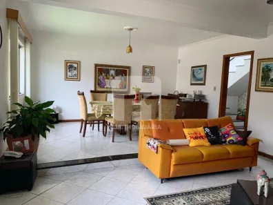Casa com 4 Quartos à venda, 180m² no Carianos, Florianópolis