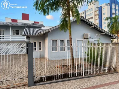 Casa com 3 Quartos à venda, 264m² no América, Joinville