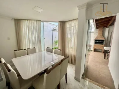 Casa com 3 Quartos à venda, 200m² no Centro, Balneário Camboriú
