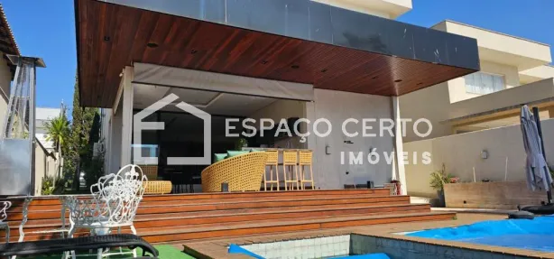 Sobrado com 4 Quartos à venda, 305m² no Jardins Madri, Goiânia