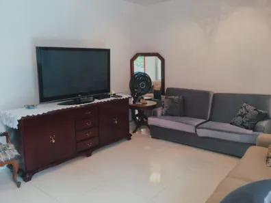 Casa com 2 Quartos para alugar, 80m² no Centro, Balneário Camboriú