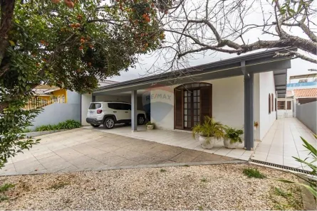 Casa de Condomínio com 4 Quartos à venda, 283m² no Uberaba, Curitiba