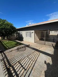 Casa com 4 Quartos para alugar, 135m² no Bandeirantes, Londrina