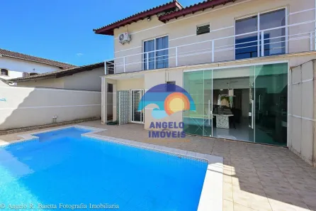 Sobrado com 3 Quartos à venda, 215m² no Parque Balneario Oasis, Peruíbe