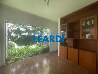 Casa com 3 Quartos para venda ou aluguel, 400m² no Vila Bastos, Santo André