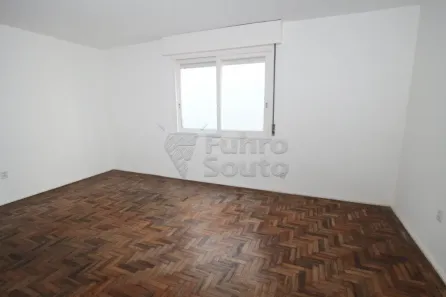 Apartamento com 3 Quartos para alugar, 140m² no Centro, Pelotas