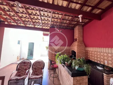 Casa com 3 Quartos à venda, 202m² no Jardim Holanda, Uberlândia