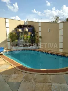 Casa com 3 Quartos à venda, 300m² no Tibery, Uberlândia