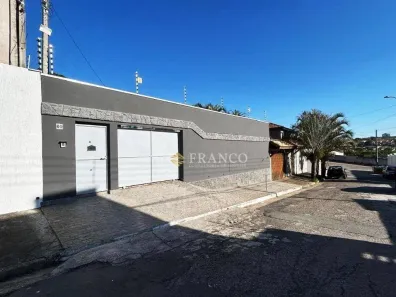 Casa com 4 Quartos à venda, 186m² no Campos Elíseos, Taubaté