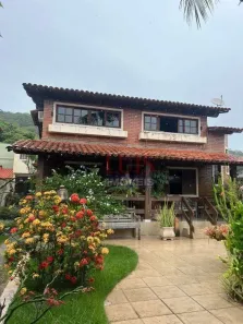 Casa com 4 Quartos à venda, 254m² no Piratininga, Niterói