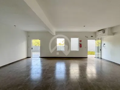 Ponto Comercial para alugar, 49m² no Novo Mundo, Curitiba