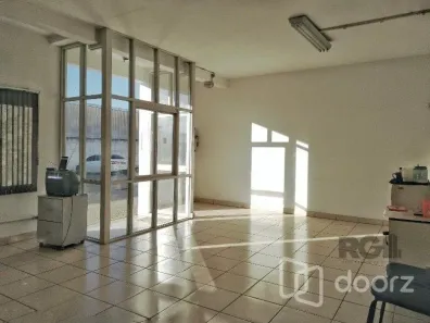 Galpão/Depósito/Armazém para venda ou aluguel, 766m² no Anchieta, Porto Alegre