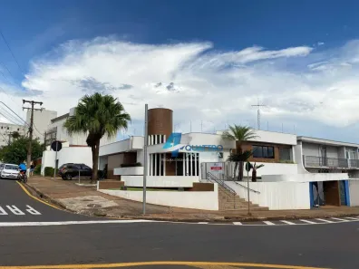 Imóvel Comercial para alugar, 592m² no Jardim Londrilar, Londrina