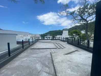 Casa de Condomínio com 3 Quartos à venda, 363m² no Jurerê, Florianópolis