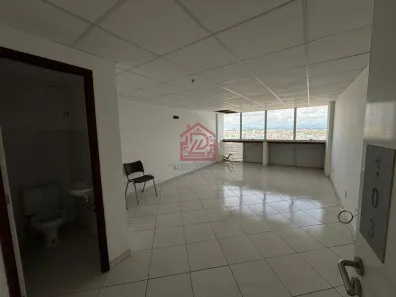 Sala Comercial à venda, 29m² no Cabiúnas, Macaé