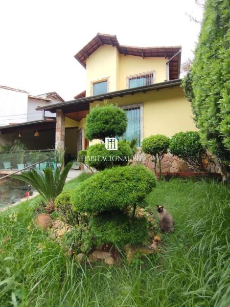 Casa com 3 quartos — Santa Branca, Belo Horizonte