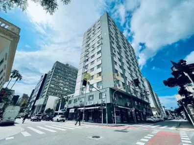 Apartamento com 2 Quartos para alugar, 58m² no Centro, Florianópolis