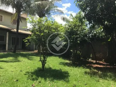 Sobrado com 5 Quartos à venda, 200m² no Setor Urias Magalhães, Goiânia