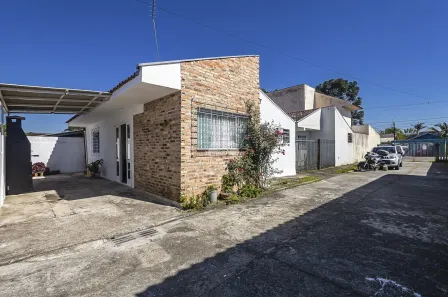 Casa com 2 Quartos à venda, 75m² no Guaraituba, Colombo
