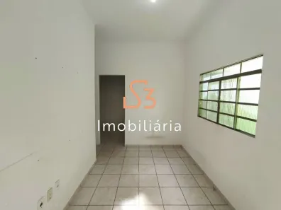 Casa com 3 Quartos para alugar, 68m² no Planalto, Uberlândia