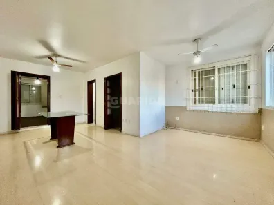 Casa com 3 Quartos para alugar, 250m² no Teresópolis, Porto Alegre