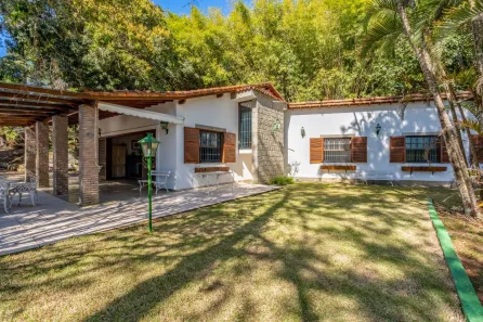Casa com 3 Quartos à venda, 400m² no Barra do Imbuí, Teresópolis