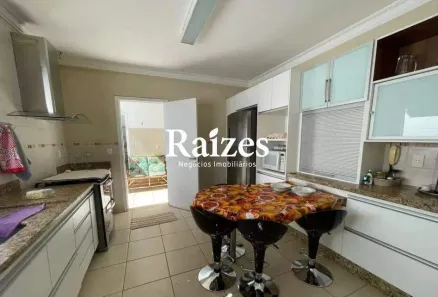 Casa com 4 Quartos à venda, 330m² no Jardim Karaíba, Uberlândia