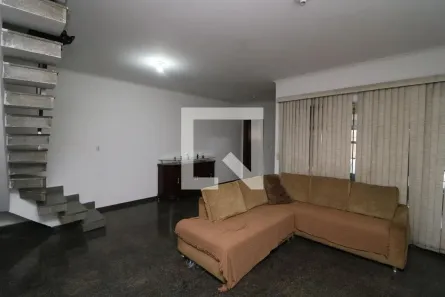 Casa com 3 Quartos à venda, 170m² no Jardim Piqueroby, São Paulo