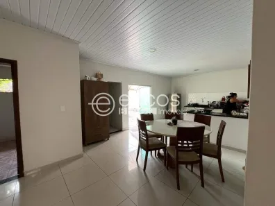 Casa com 3 Quartos à venda, 183m² no Pacaembu, Uberlândia