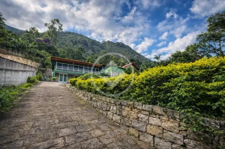 Casa com 3 Quartos para alugar, 230m² no Cascata dos Amores, Teresópolis