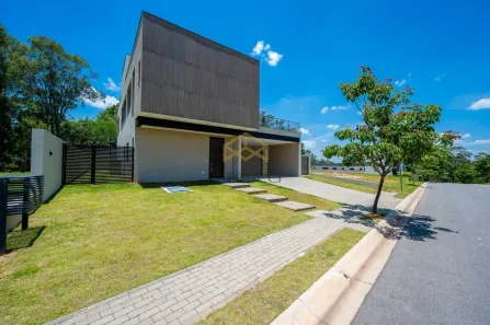 Sobrado com 4 Quartos à venda, 390m² no Santa Cândida, Vinhedo