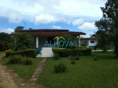 Fazenda/Sítio com 3 Quartos à venda, 221m² no Jardim Bela Vista, São José dos Campos
