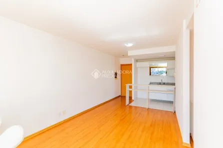 Apartamento com 2 Quartos para alugar, 80m² no Passo da Areia, Porto Alegre