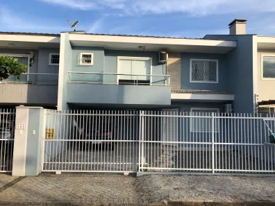Sobrado com 3 Quartos à venda, 125m² no Saguaçu, Joinville