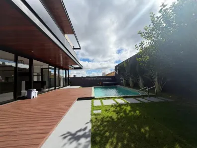 Casa com 3 Quartos para alugar, 380m² no Parque Residencial Alcântara, Londrina