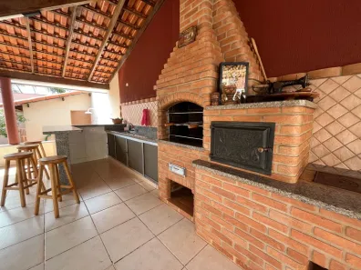 Casa com 3 Quartos à venda, 241m² no Tibery, Uberlândia