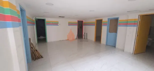 Imóvel Comercial com 4 Quartos para alugar, 270m² no Jardim Anália Franco, São Paulo