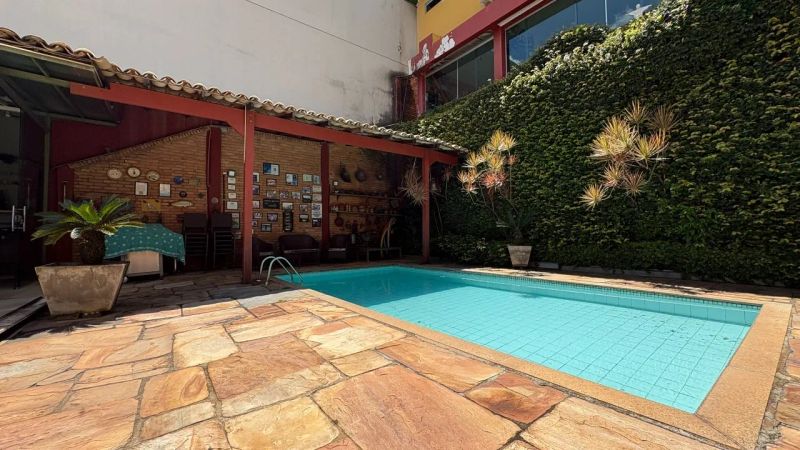 Casa com 4 quartos — Santa Lúcia, Belo Horizonte
