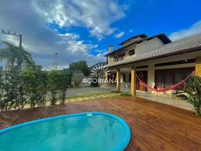 Casa com 4 Quartos para alugar, 250m² no Rio Tavares, Florianópolis
