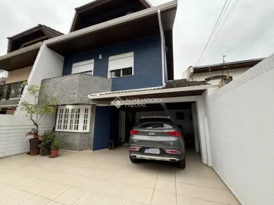 Sobrado com 4 Quartos à venda, 230m² no Bacacheri, Curitiba