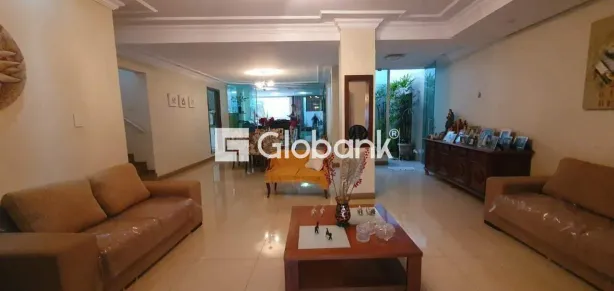 Imóvel Comercial com 4 Quartos à venda, 240m² no Jardim São Luiz, Montes Claros