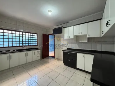 Casa com 2 Quartos para alugar, 135m² no Parque Residencial Jaguari, Americana
