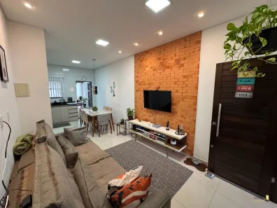 Sobrado com 2 Quartos à venda, 75m² no Jardim Iririú, Joinville