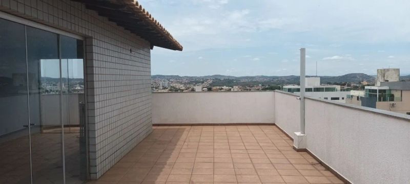 Cobertura com 3 quartos — Heliópolis, Belo Horizonte