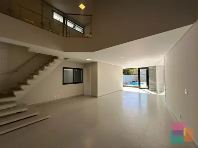 Sobrado com 3 Quartos à venda, 174m² no Saguaçu, Joinville