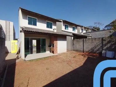 Casa de Condomínio com 3 Quartos à venda, 131m² no Residencial Center Ville, Goiânia
