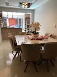 Casa com 4 Quartos à venda, 260m² no Laranjeiras, Uberlândia