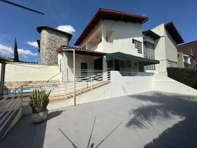 Sobrado com 4 Quartos para alugar, 450m² no Setor Jaó, Goiânia