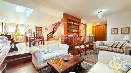 Casa com 4 Quartos à venda, 301m² no Jardim Itu, Porto Alegre