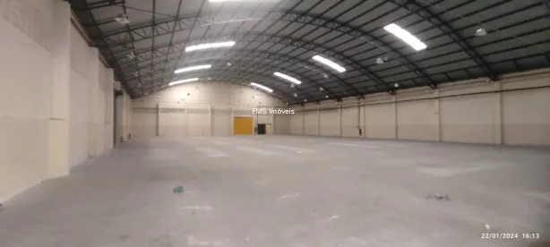 Galpão/Depósito/Armazém à venda, 3600m² no Jardim Triângulo, Taboão da Serra